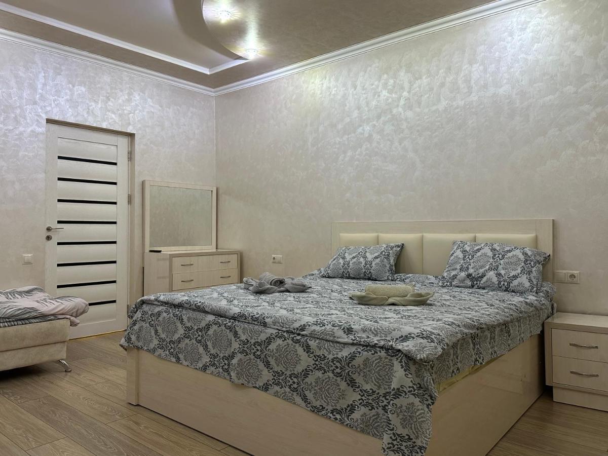 Our House Bed and Breakfast Vagharshapat Buitenkant foto